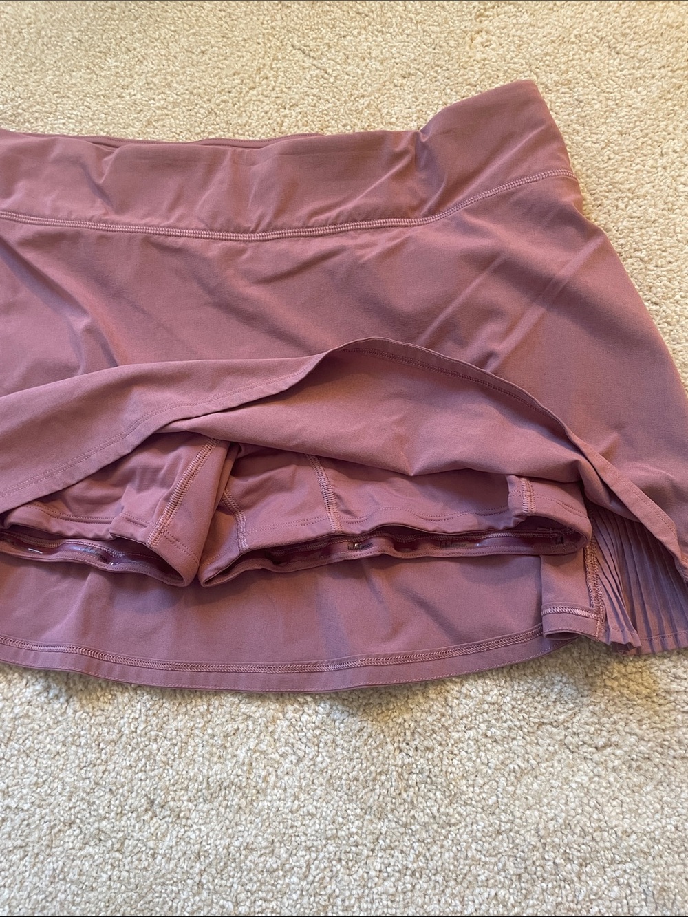 Play off the Pleats Lulu skirt - Picture 2 of 4